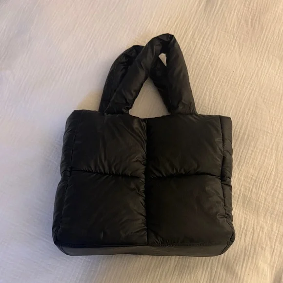 Urban Outfitters Black Quilted Tote Bag - Picture 1 of 2